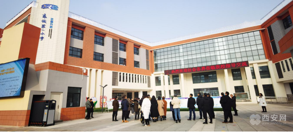 7亿元建设的东城一小五星分校正式开学,极大地惠及了周围群众,促进了